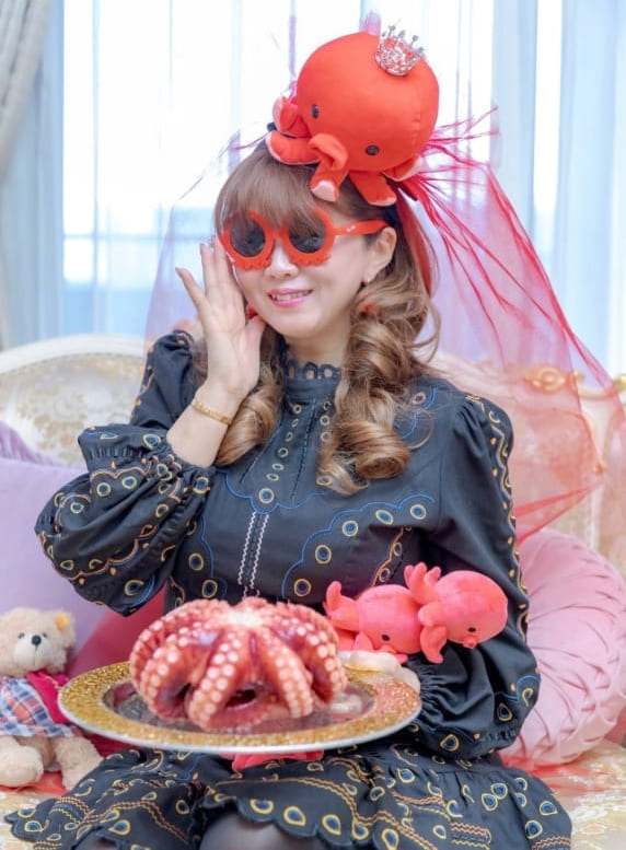 代表取締役Madam 青木 宣子